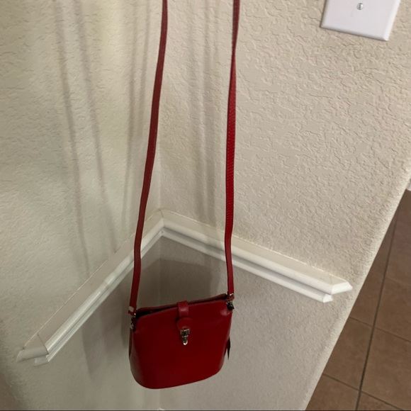 red Italian leather crossbody bag - Picture 7 of 14